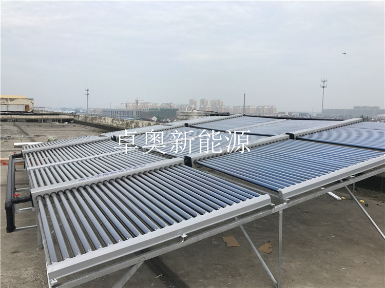 南通如皋醫(yī)療診所三噸太陽能加空氣能熱水工程